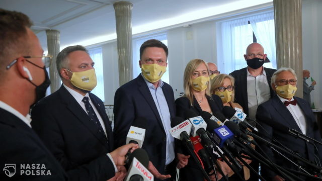 Hołownia chce „ocalić” polskie samorządy przed „komisarzami z PiS”