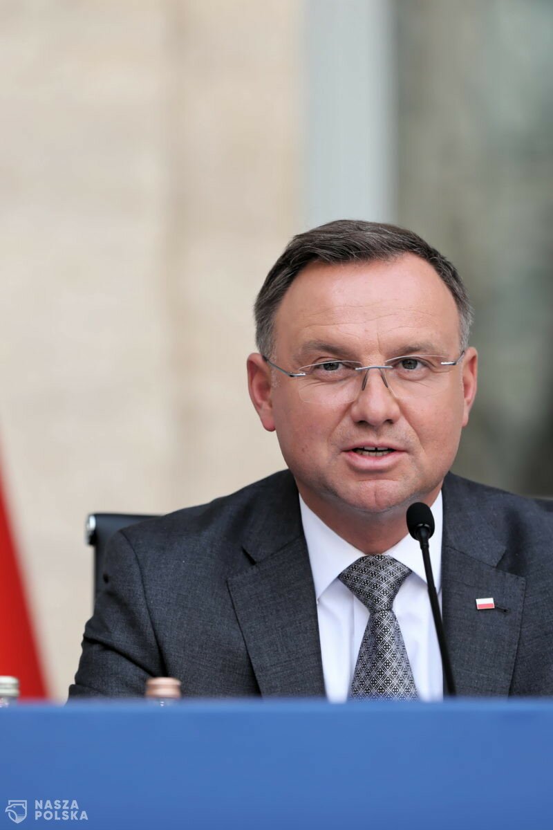 Prezydent: początkowo była propozycja, aby wprowadzić stan wyjątkowy na trzy miesiące