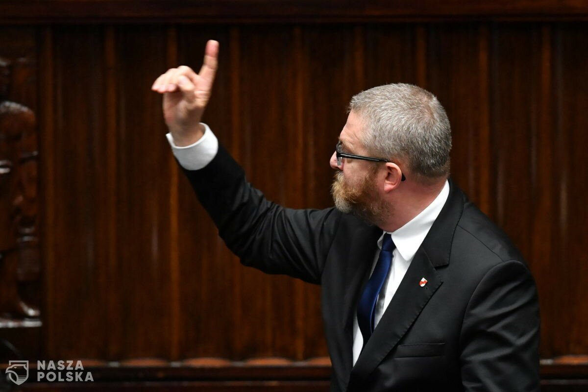 [FILM] Braun: konstytucjonaliści twierdzą, że przymus zamaskowania posłów jest nielegalny