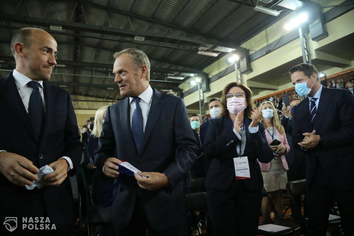 Tusk: dzisiaj polski dojrzały patriotyzm oznacza także wielkie zadanie utrzymania Polski w UE