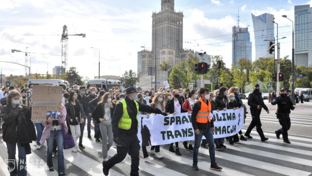 Stołeczny ratusz: Warszawa wspiera Młodzieżowy Strajk Klimatyczny