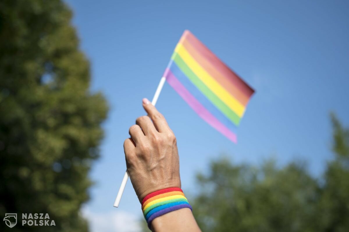 KE ws. tzw. „stref wolnych od ideologii LGBT”: widzimy ruch w dobrą stronę w Polsce