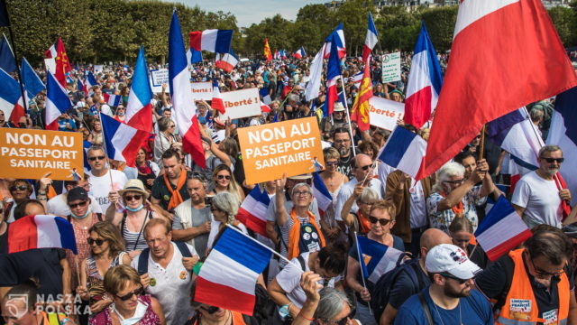 Francja/ Dziesiąta sobota manifestacji przeciwko przepustkom sanitarnym w całym kraju