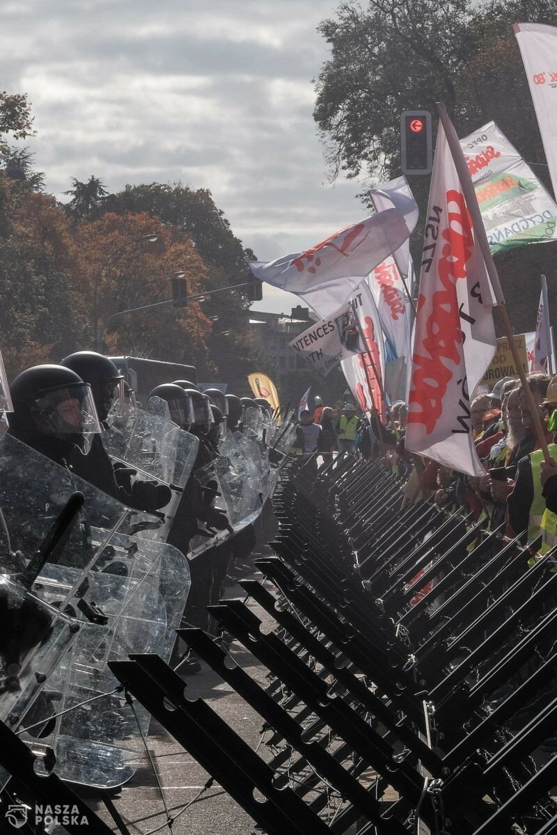UE/ W manifestacji przed TSUE w Luksemburgu wzięły też udział środowiska związane z Marszem Niepodległości
