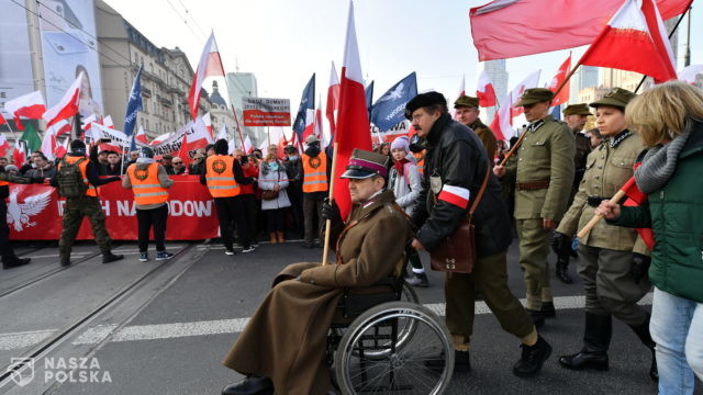 Warszawa/ W Alejach Jerozolimskich zaczyna formować się Marsz Niepodległości