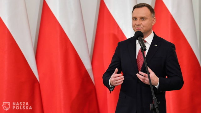 Duda: dzisiaj lepiej niż kiedykolwiek widzimy odwagę, męstwo i patriotyzm wszystkich pełniących służbę na naszej granicy