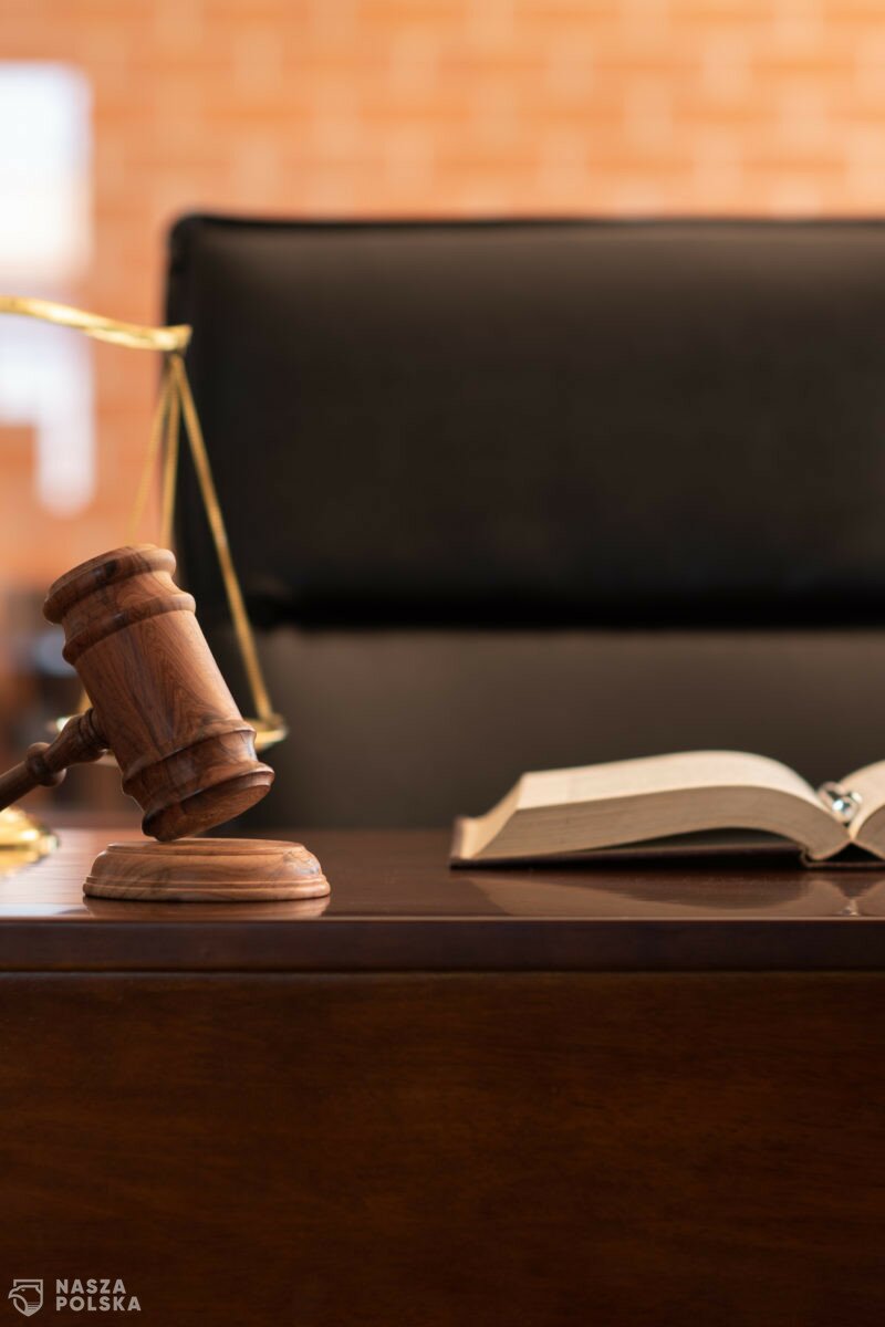 Prokuratura skierowała do sądu akt oskarżenia przeciwko adwokatowi za wpisy o funkcjonariuszach SG