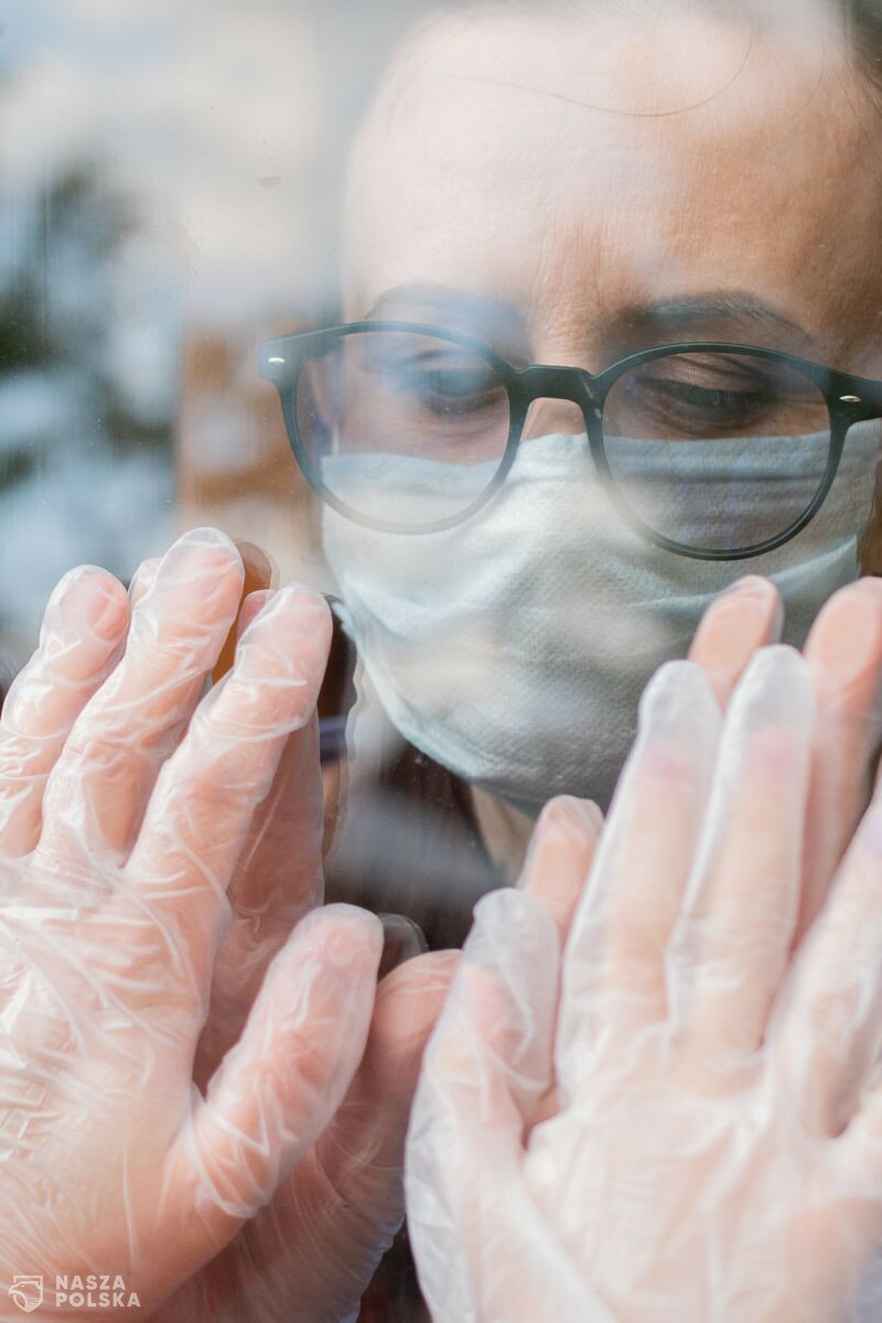 Szef MZ: od początku grudnia możliwe obostrzenia