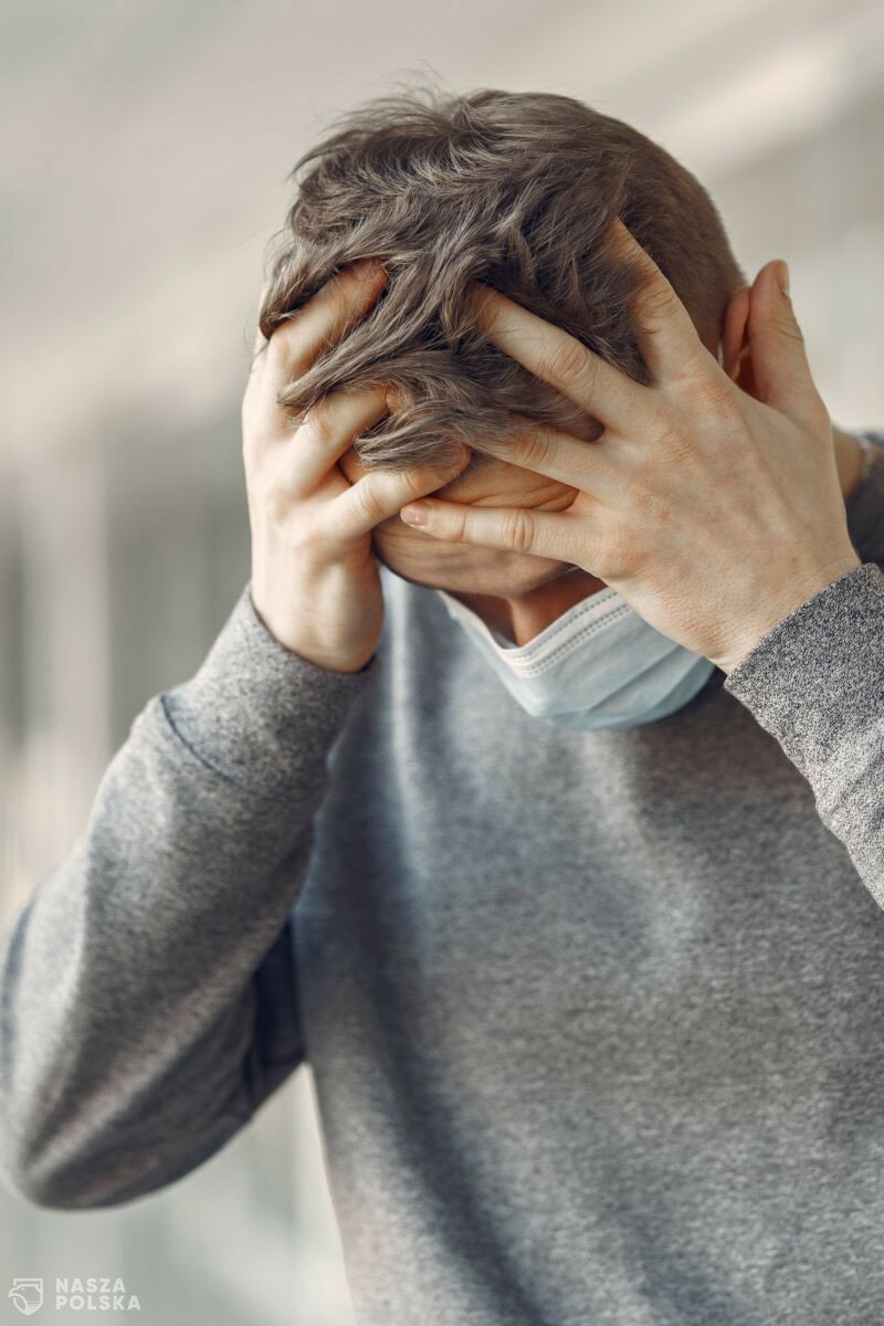 Nawet co dziesiąty młody Polak może odczuwać wypalenie pandemiczne