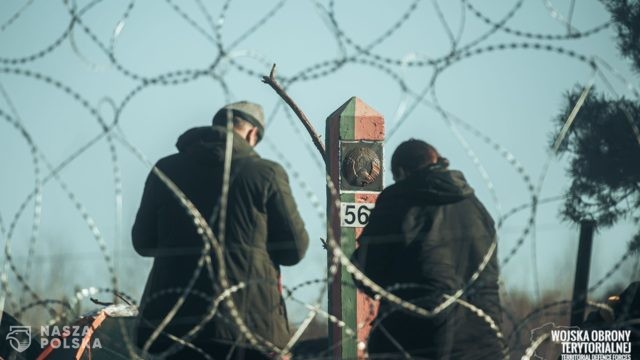 [FILM] MON: pijani Białorusini pod bronią pełnią służbę na granicy