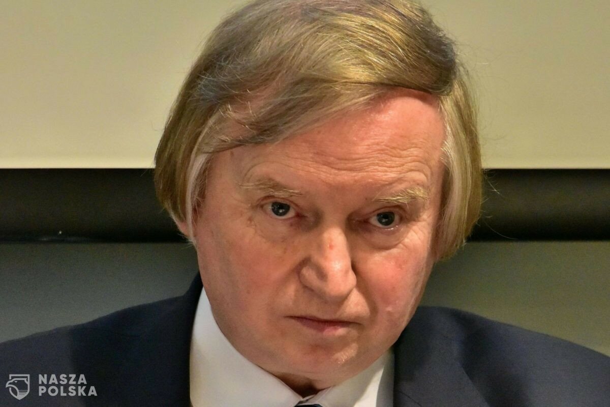 Prof. Piotrowski: Jakikolwiek przymus wprowadzany w związku ze szczepieniami na Covid-19 jest niezgodny z konstytucją Prof. Piotrowski: Jakikolwiek przymus wprowadzany w związku ze szczepieniami na Covid-19 jest niezgodny z konstytucją