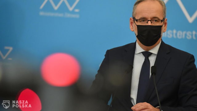 Niedzielski: W Polsce zmarło już ponad 100 tys. osób zakażonych koronawirusem