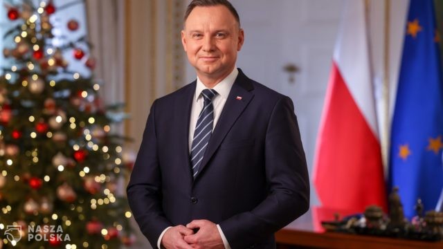 Prezydent wygłosił orędzie: Pamiętajmy, że to, co nas, Polaków, łączy, jest mocniejsze i trwalsze niż to, co nas dzieli