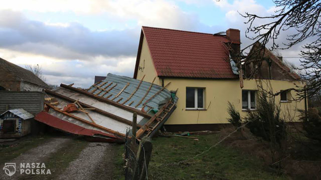 PSP: do południa ponad 12,8 tys. zgłoszeń w związku z silnym wiatrem