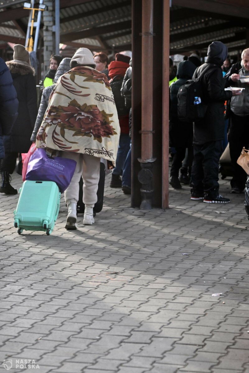 Morawiecki: pomoc rządowa dla rodzin przyjmujących uchodźców będzie kierowana poprzez samorządy