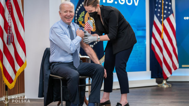 Biden przyjął czwartą dawkę szczepionki