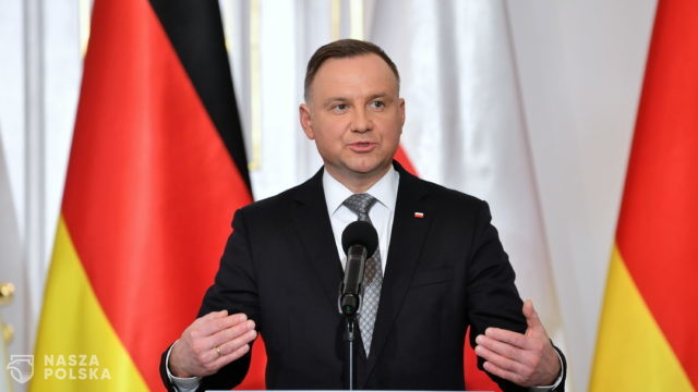 Duda: mam nadzieję, że już jesienią będziemy mogli zrezygnować z rosyjskich dostaw gazu