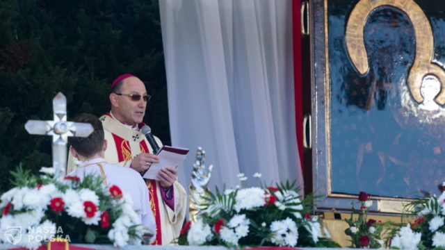 Biskupi w Boże Narodzenie 2022 o potrzebie pokoju i zauważenia innych