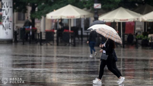 Synoptyk IMGW: poniedziałek deszczowy w całym kraju