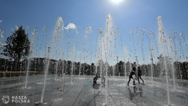 IMGW: uderzenie gorącego powietrza; ostrzeżenia drugiego stopnia przed upałami dla połowy Polski