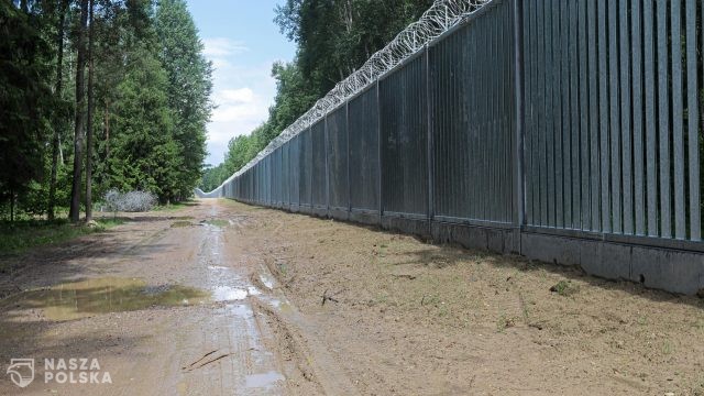 Kończą się prace przy budowie bariery fizycznej na granicy polsko-białoruskiej