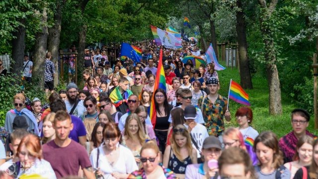 Około 8 tys. osób na marszu równości w Poznaniu