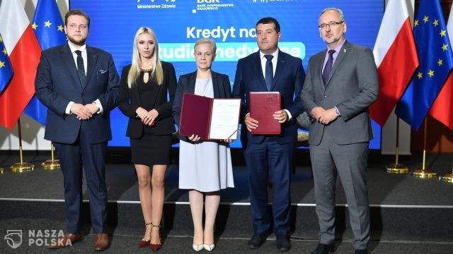 Niedzielski: kredyty na studia medyczne to jeden z elementów zwiększania kadr