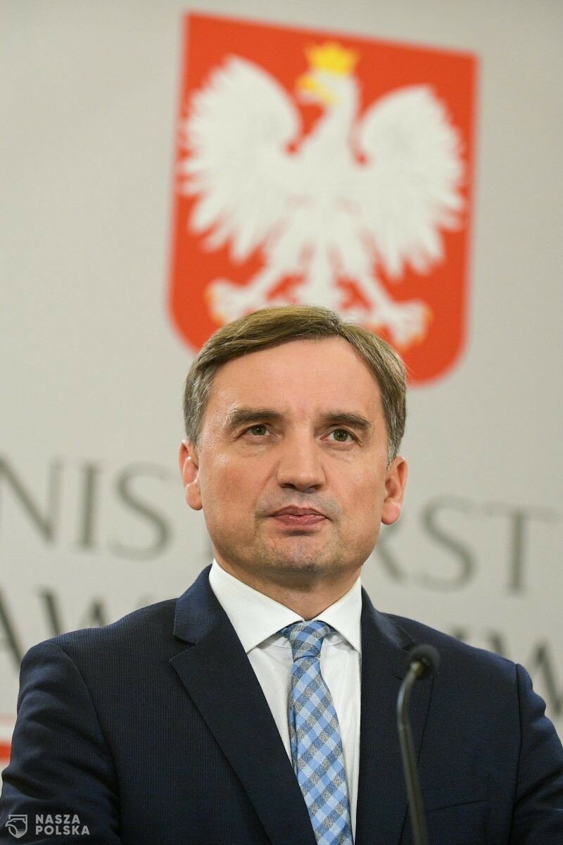 Szef MS: jakiej chcemy polityki karnej – dającej szansę pedofilom, czy dzieciom