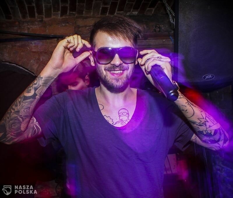 Znany raper zmienia pseudonim: „Umarł Quebonafide, niech żyje Jakub Grabowski”