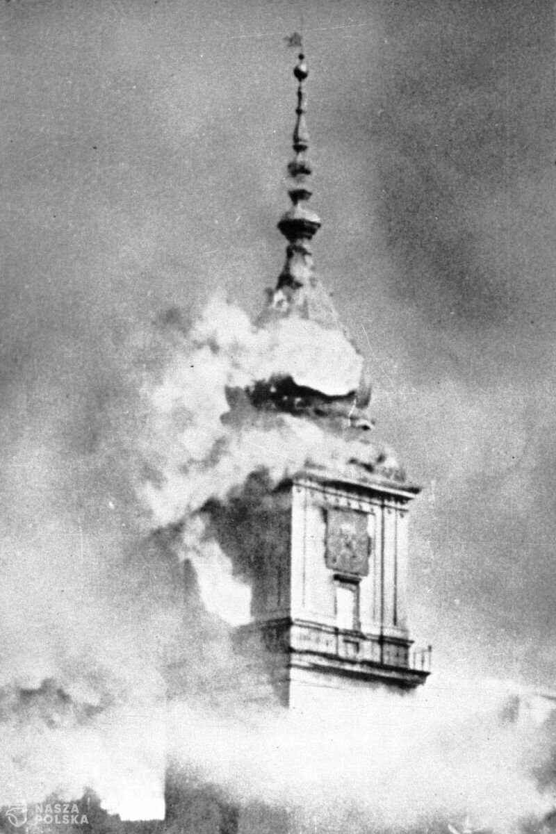 Większość Polaków uważa, że Niemcy powinni wypłacić Polsce reparacje wojenne