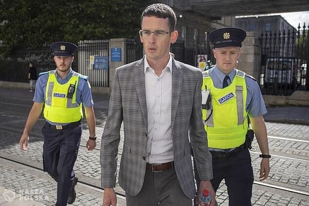 Irlandia/ Aresztowanie nauczyciela. Odmówił używania transpłciowych zaimków