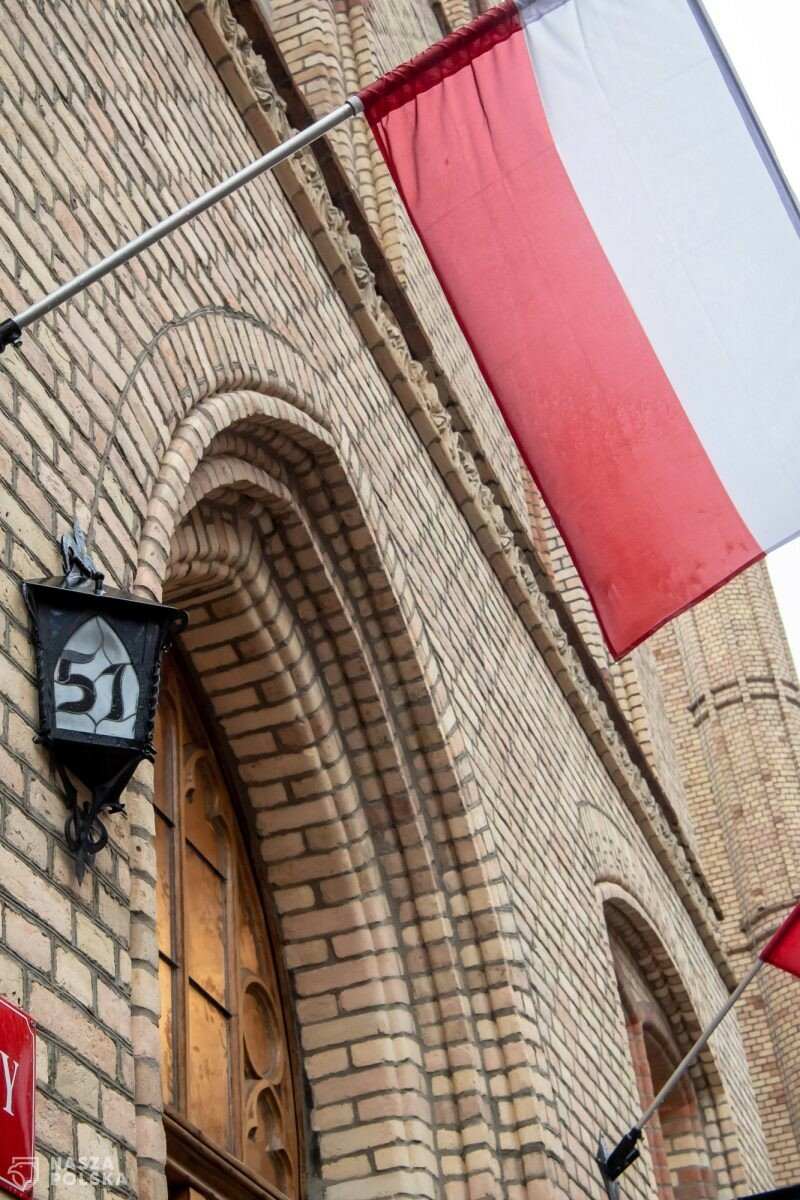 Toruń: kuria ma zapłacić 600 tys. zł ofierze księdza pedofila