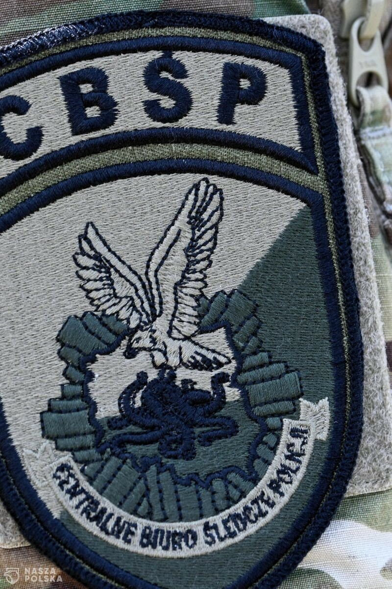 CBŚP: Zatrzymania czterech osób, w tym b. senatora Tomasza M., na terenie kilku województw
