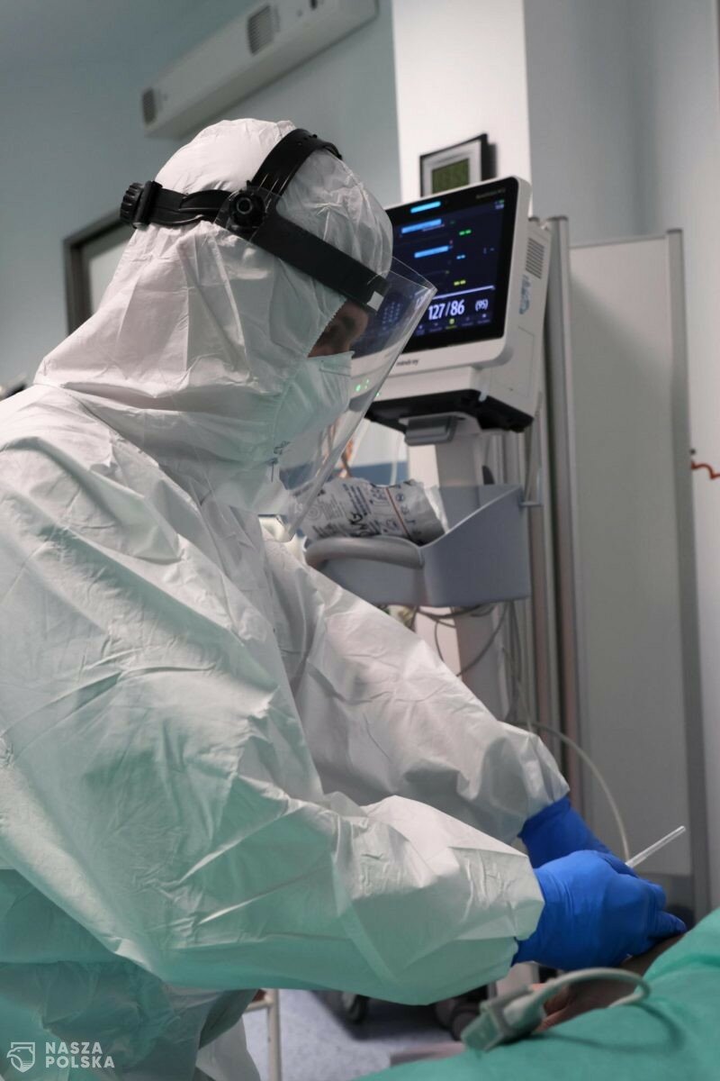 1594 zakażenia koronawirusem, zmarło 31 osób z COVID-19