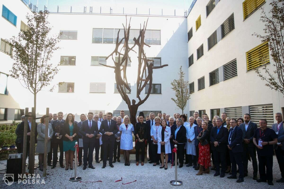 Odsłonięto pierwszy w Polsce pomnik medyków i ofiar pandemii