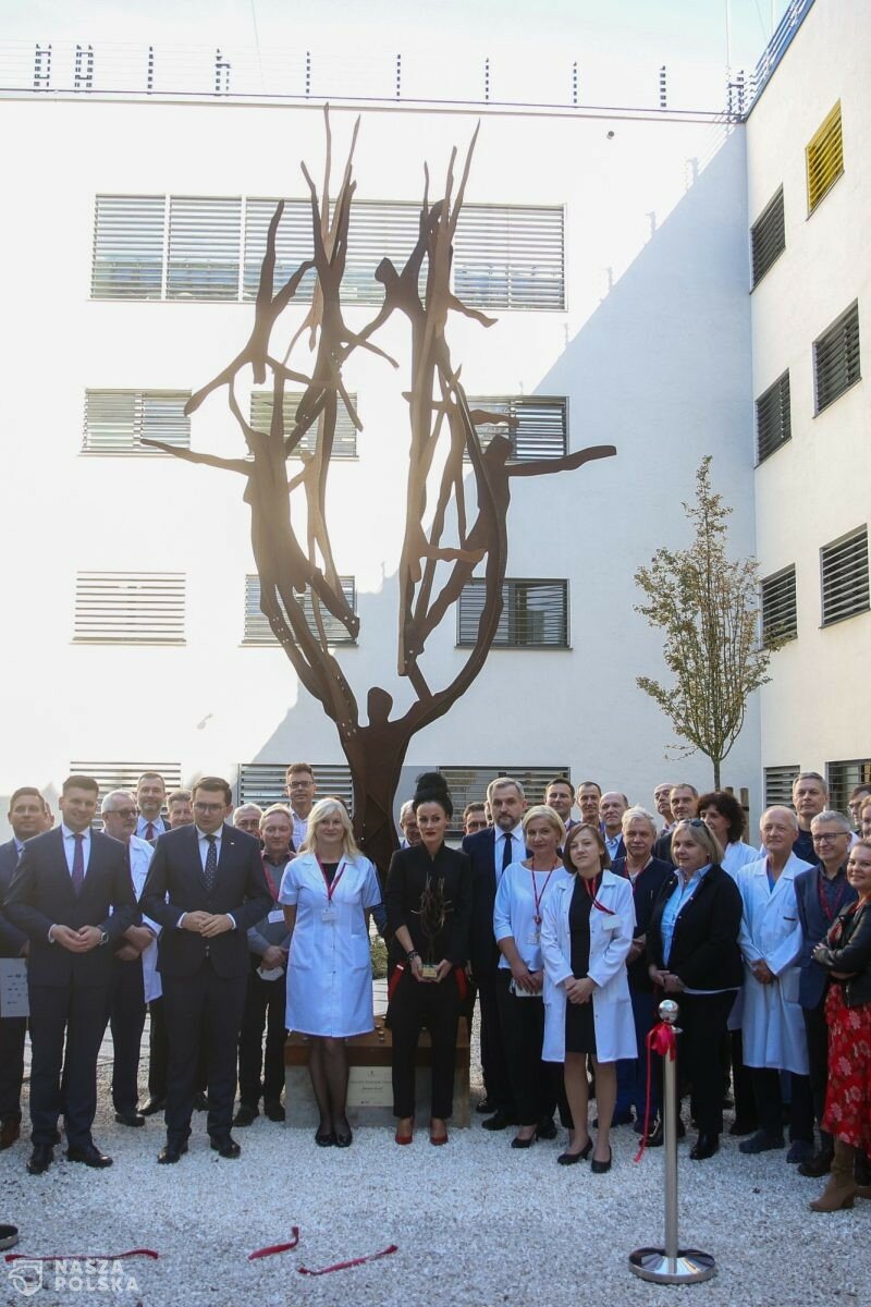 Odsłonięto pierwszy w Polsce pomnik medyków i ofiar pandemii