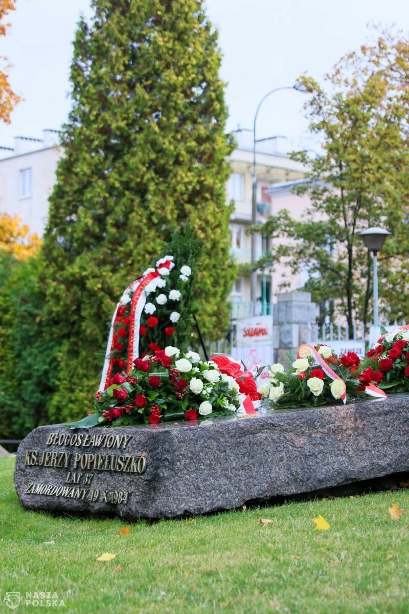 Premier: postawa ks. Jerzego Popiełuszki przyczyniła się do odzyskania wolności i niepodległości