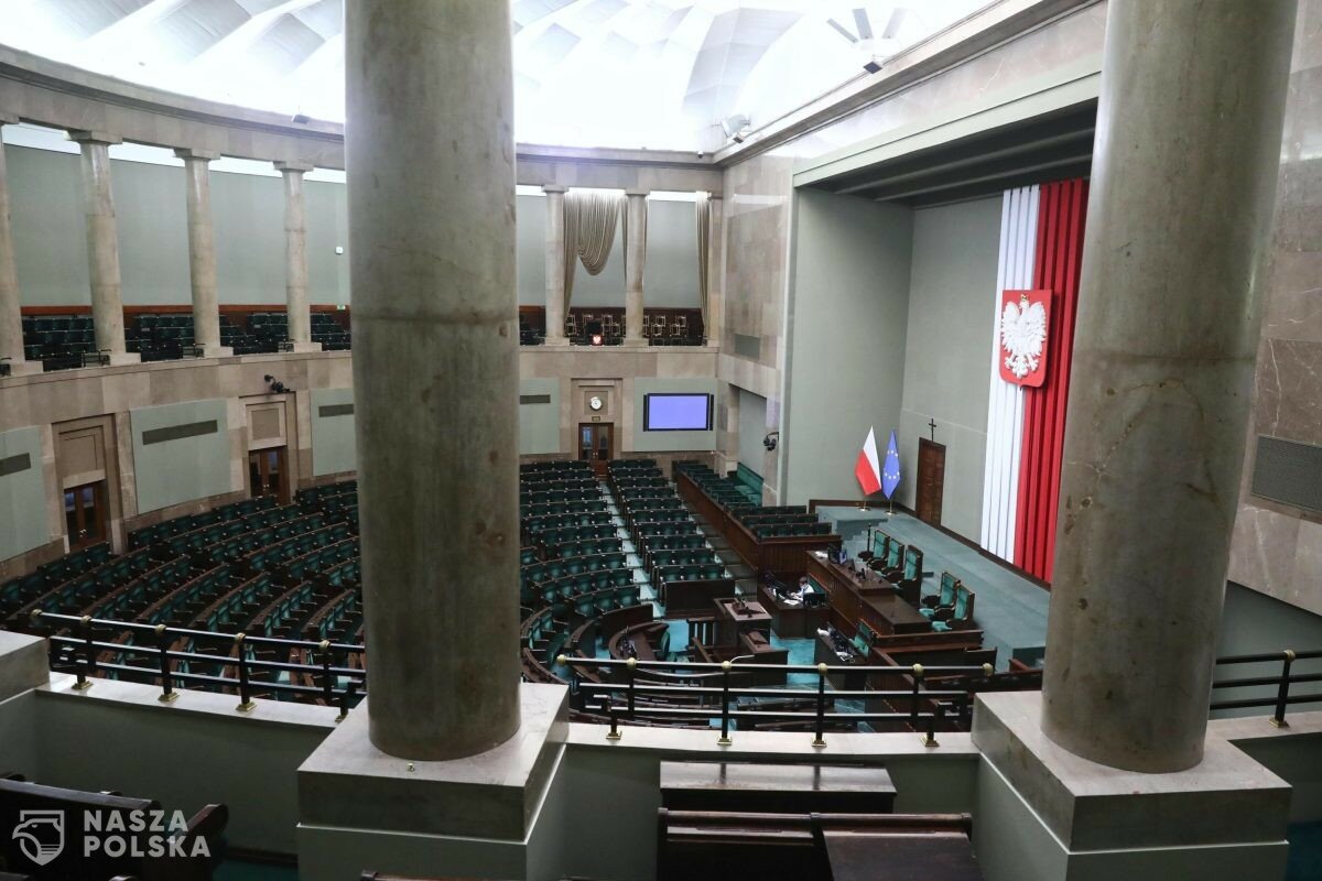 Sondaż wyborczy Kantar. KO na prowadzeniu