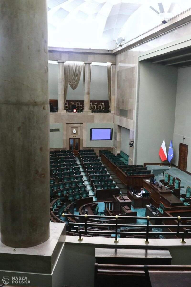 Sondaż wyborczy Kantar. KO na prowadzeniu