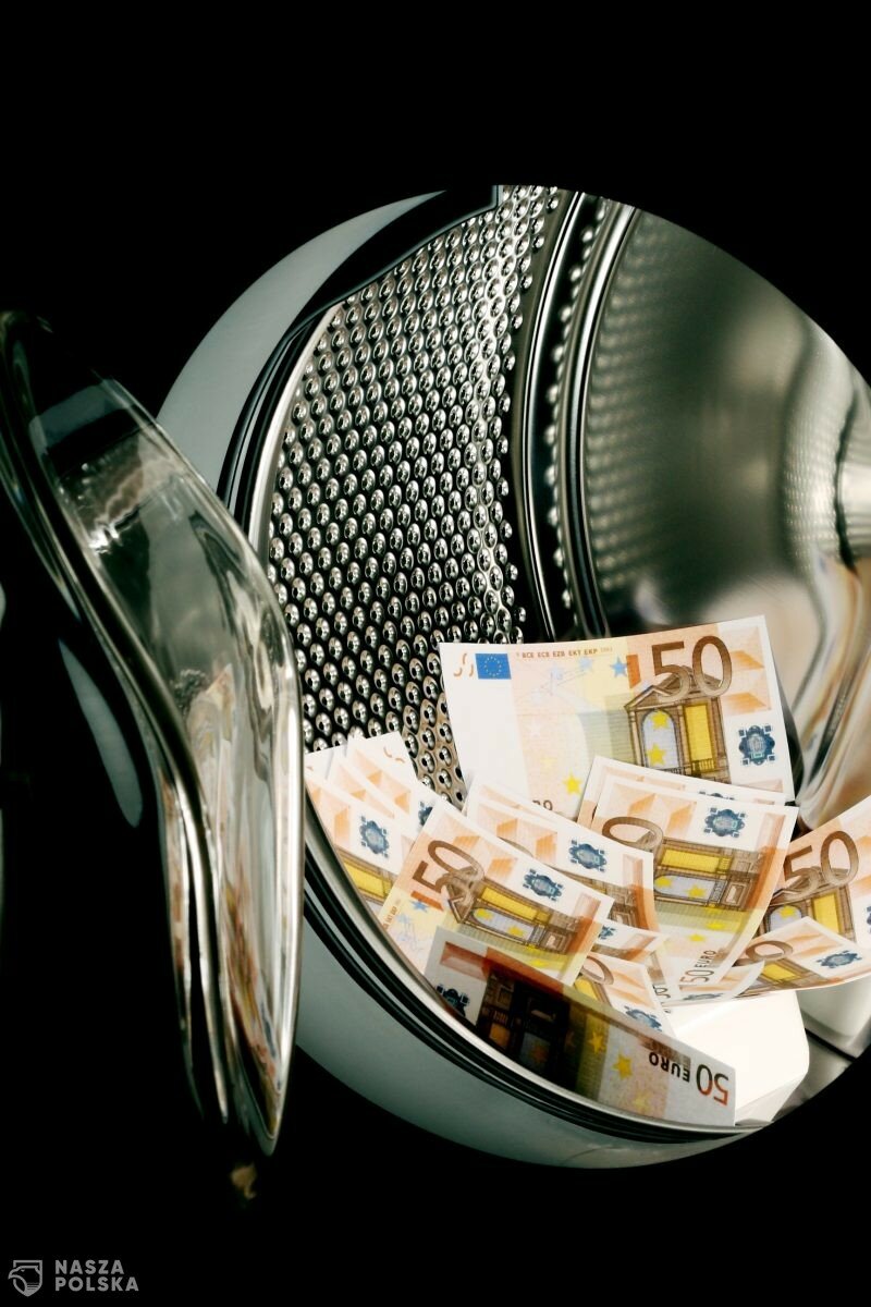 Technologia skutecznie wspiera walkę z „praniem pieniędzy”