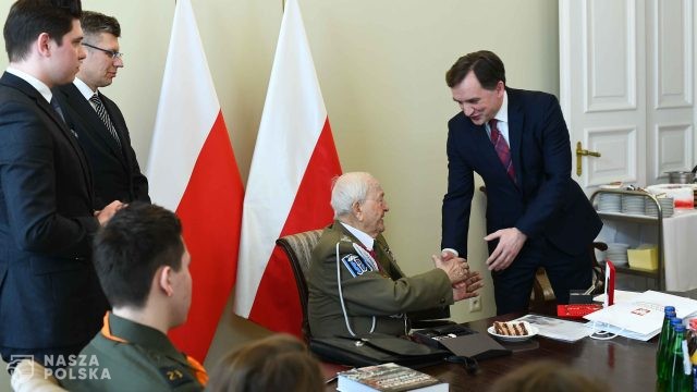 Ministerstwo Sprawiedliwości uczciło 100. urodziny płk. Zbigniewa Ostoi-Rylskiego