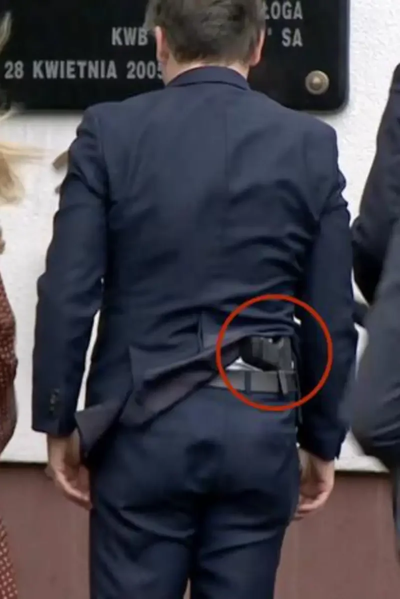Ozdoba: Minister miał broń przy sobie zgodnie z prawem