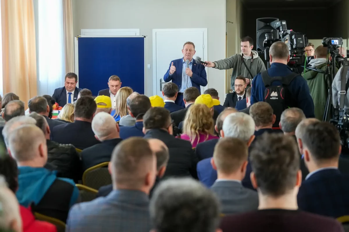 Minister Rolnictwa: Musimy działać wspólnie i solidarnie Minister Rolnictwa: Musimy działać wspólnie i solidarnie