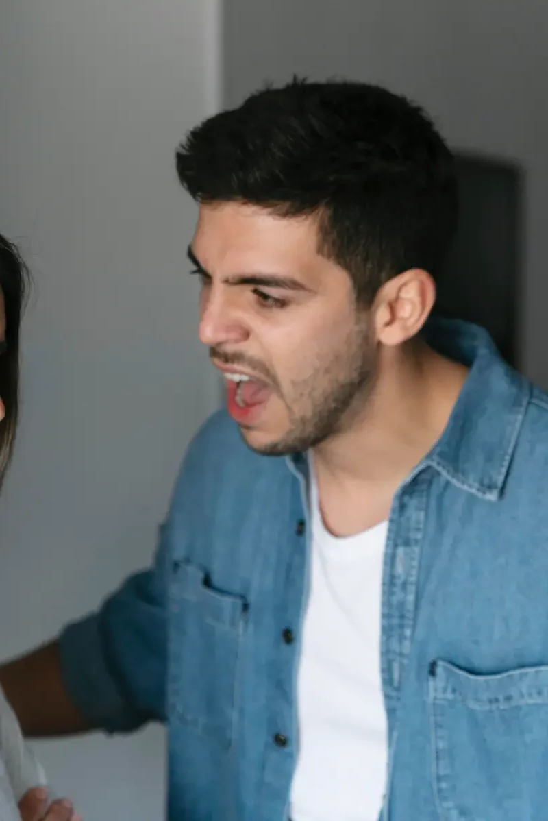 Polacy boją się oceny swoich poglądów politycznych i agresywnej reakcji otoczenia