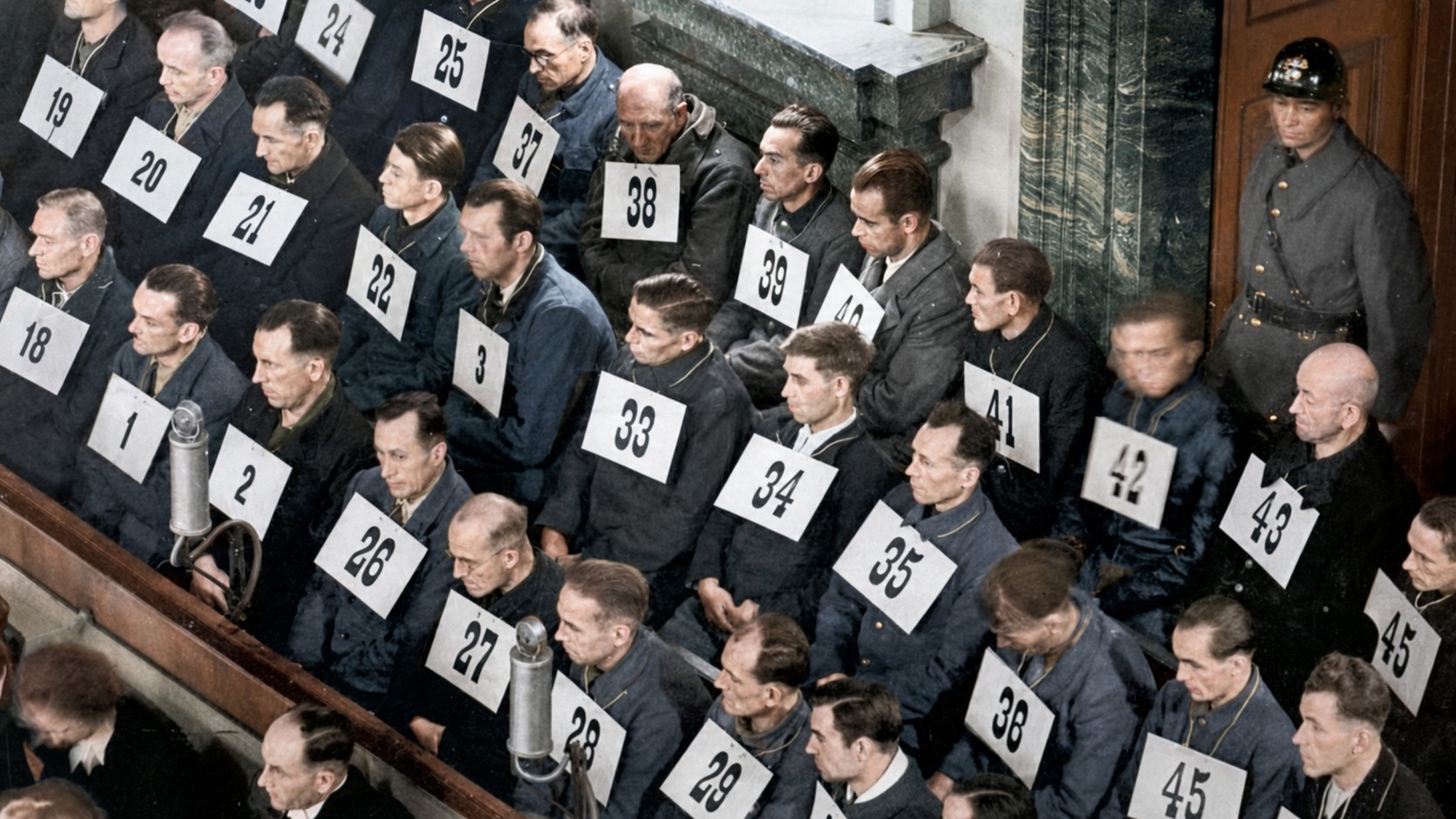 Personel Auschwitz na procesie w Norymberdze (koloryzowane)