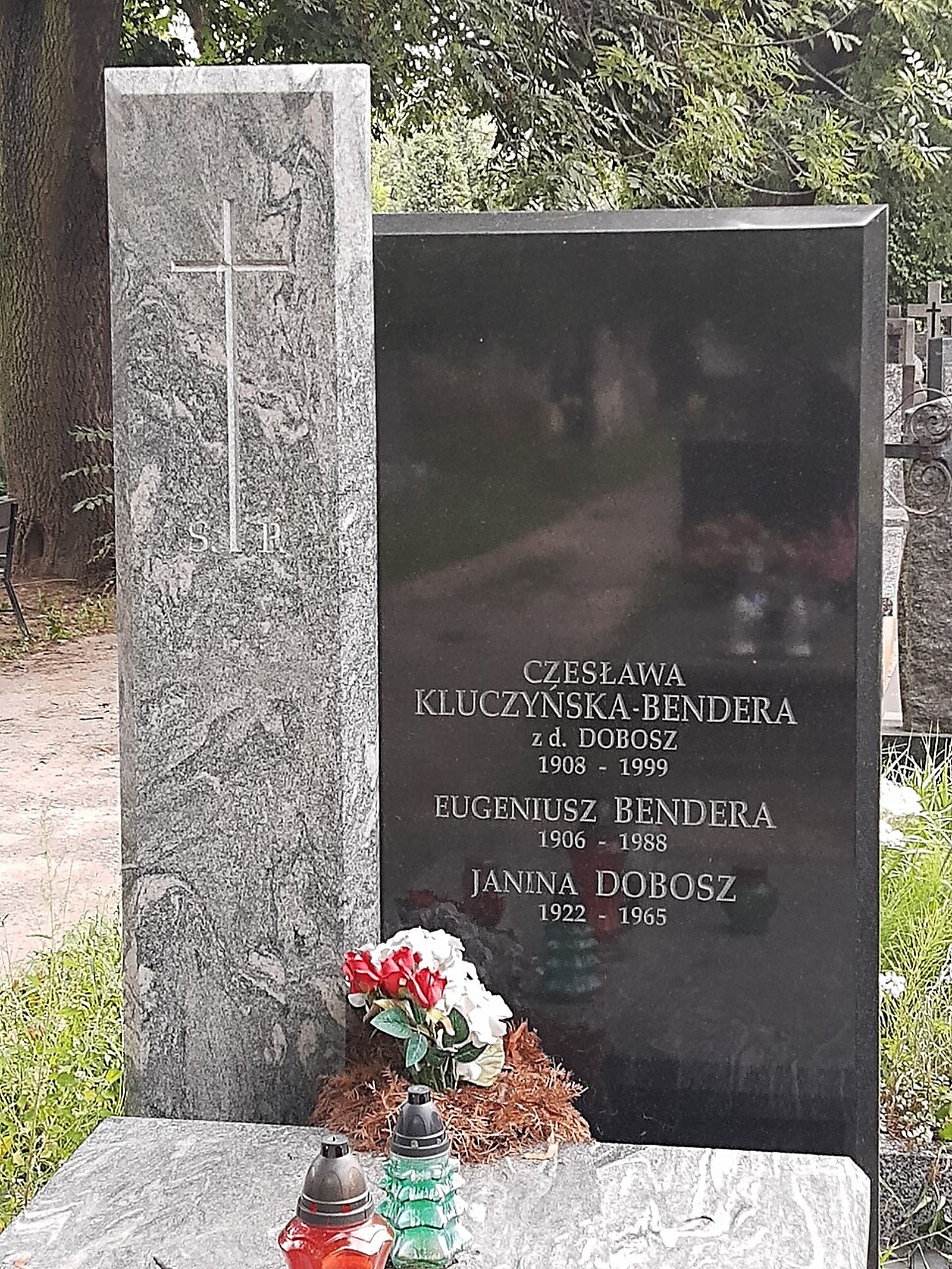 Grób Eugeniusza Bendery na warszawskim Cmentarzu Bródnowskim (sekcja 12L)