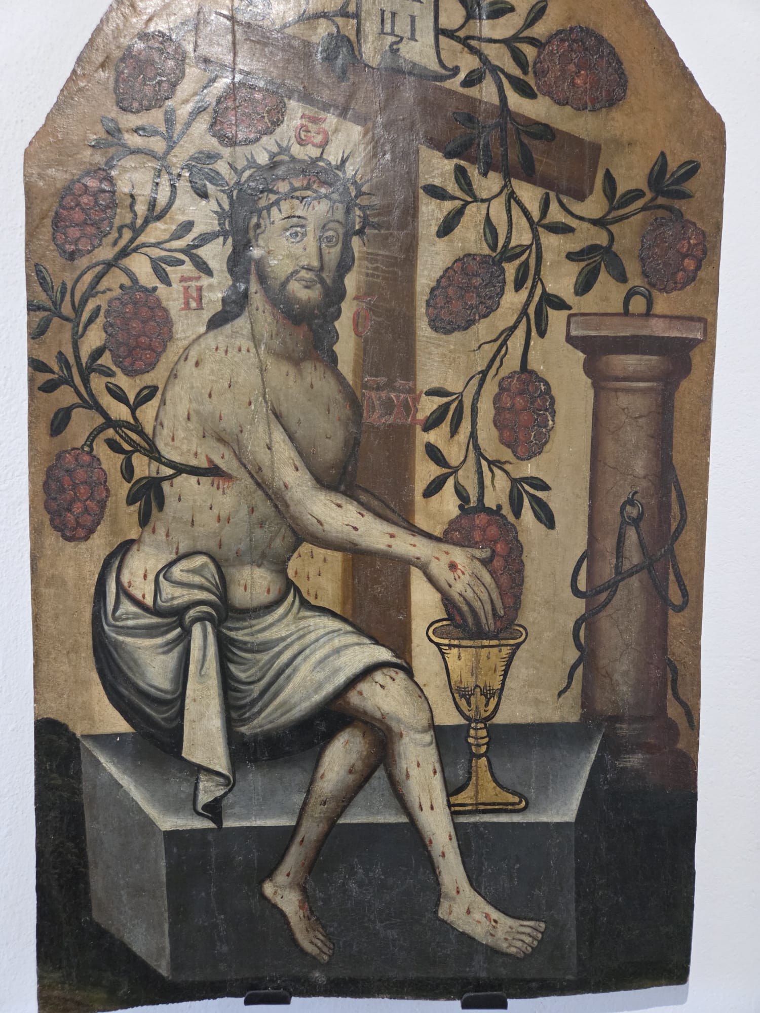 Chrystus Mąż Boleści (typ Frasobliwego) z winną latoroślą i kielichem – Muzeum w Sanoku