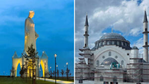 Podświetlony nocą pomnik Matki Boskiej w Konotopiu obok budowanego meczetu Eyyub Sultan w Strasburgu
