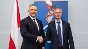 Nawrocki Palantir Karp