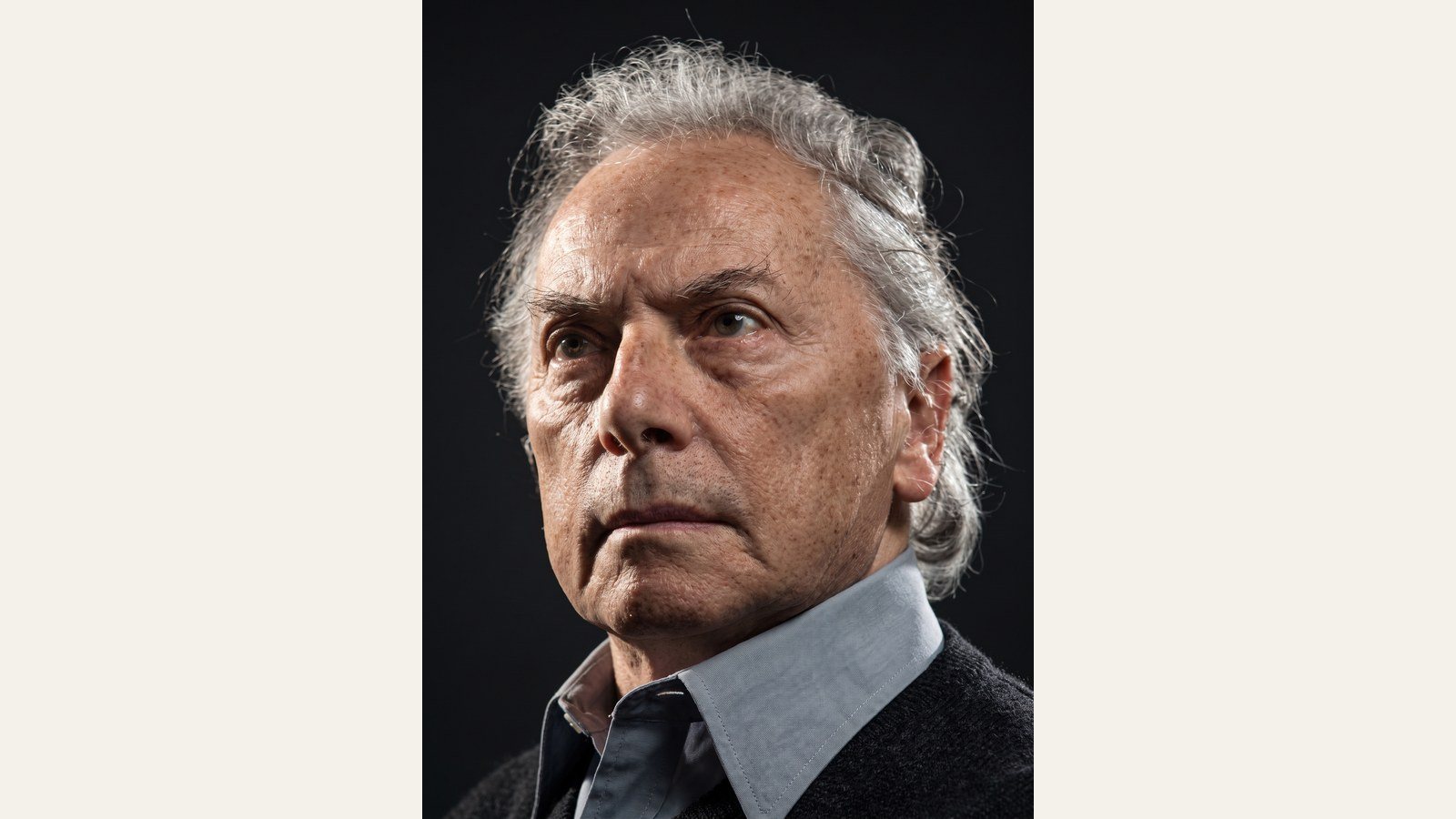 Andrzej Panufnik, kompozytor i dyrygent, zdjęcie pokolorowane
